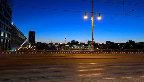 Stylish 2-room Apartment with Balcony Next to East Side Gallery - Foto 5