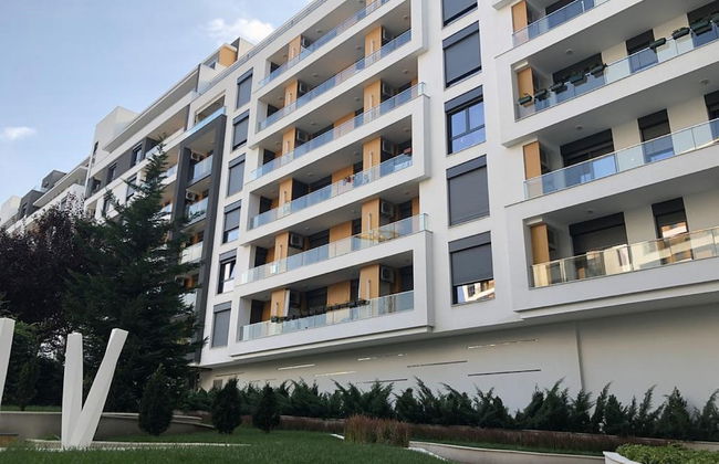 Central Garden Apartment - Photo 1