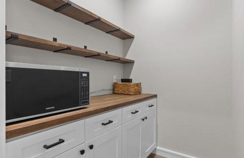 Bright Urban Comfort | JZ Vacation Rentals - Foto 45