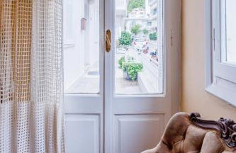 Elegant Private Residence in the Heart of the City 200m from the Beach - Photo 13