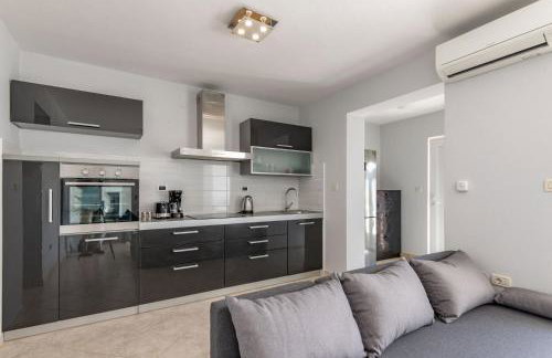 Villa Noa's Pool House, a modern and luxurious villa near the sea - Foto 20