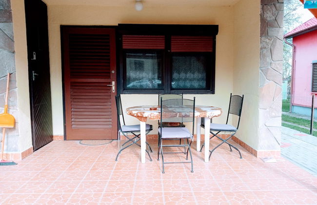 A Whole Holiday House With a Garden in Fonyód for 2-10 Persons - Foto 10