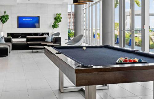 Biscayne Cove by Rove Travel - Condo with Balcony - Foto 28