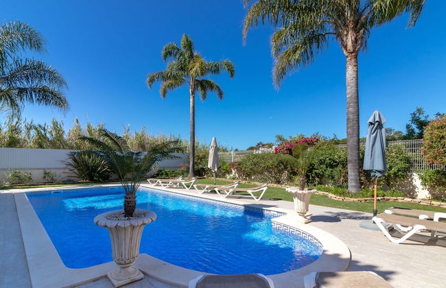 Luxury Villa in Albufeira With Heated Private Pool - Foto 28