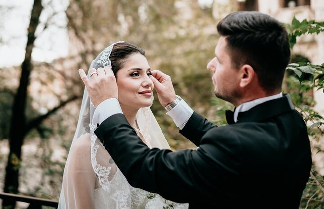 Wedding Honeymoon Photoshoot in Rome - Photo 9
