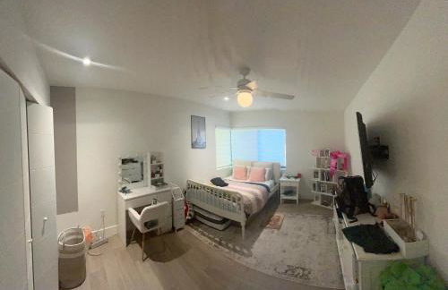 Luxury Miami home with heated pool & BBQ area, close to beaches & sports arenas - Foto 13