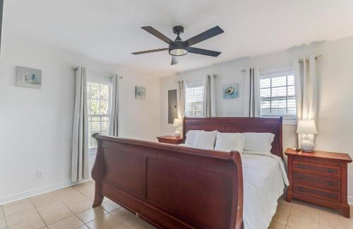 Waterfront Home with Pool by Next Step Property Management - Foto 23