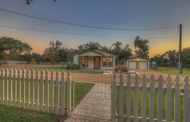 Upscale Home With Pool and Firepit - Close to Mercer St! - Foto 41