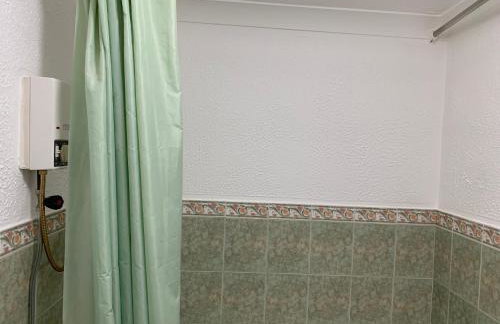 Spacious semi detached house - Photo 33