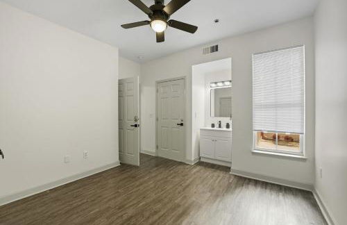 Modern 2BR2BA Near University District - Foto 9