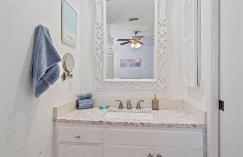 Poolside Paradise: Game room, Pickle ball & Pool - Foto 46