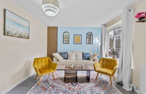 KingstonUponThames Contractor Sleeps8 Parking - Photo 1