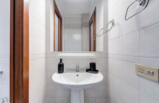 Cozy 2-Bedroom Flat with Balcony - Foto 37