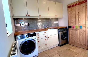 King Arthur's Rest House, Hot Tub & Garden Sleeps 10 - Foto 8