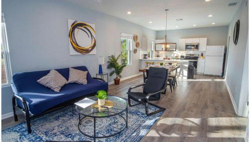 Downtown Dream Home Spacious 4br/2ba Sleeps 12! - Foto 2, Other