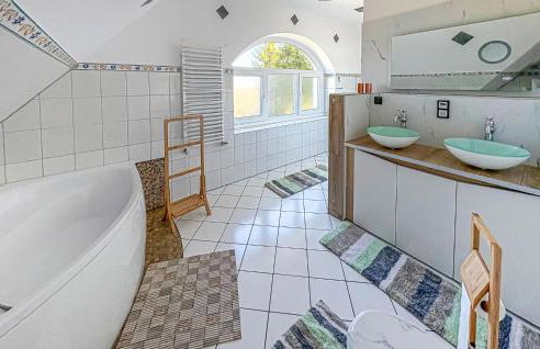 Gorgeous Home In Postomino With Wifi - Foto 20