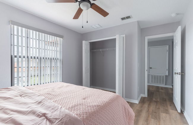 Poolside Serenity Near Disney World 4 Bedroom Home by RedAwning - Foto 13