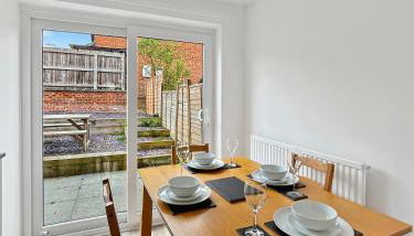 Amaya Three - Newly Renovated - Sleeps 6 - Grantham - Garden & Driveway - Free Gym Access - Foto 2