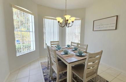 Themed kid bedrooms, 17 miles to Disney and Legoland, private pool, kitchen, wifi, washer, dryer - Foto 31