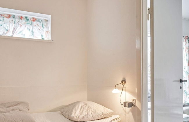 2 Person Holiday Home in Aakirkeby - Foto 2