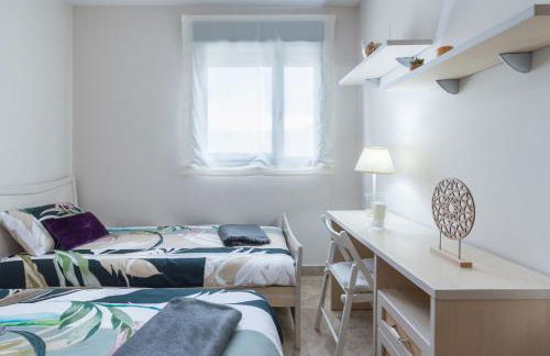 Keywise Perfect location next to María Zambrano STATION, central , beach ,pool and free Parking - Foto 37