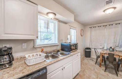 Near Parks & Shopping- Hickory Ridge Hideaway - Foto 22