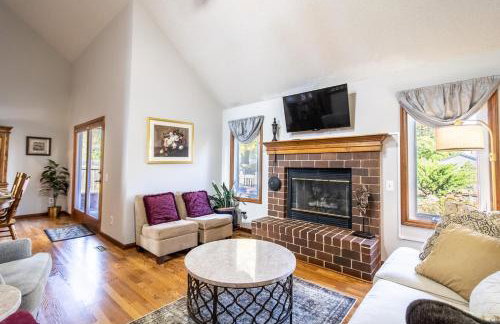 Sleeps 12! Main Level Primary Suite-Beautiful Backyard Oasis - Photo 7