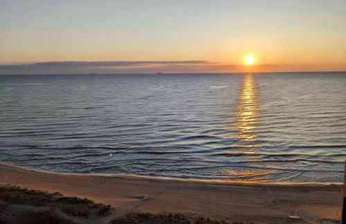 Apartamento prémium con 5 Piscinas Barbacoa Tenis Frontenis - Foto 5