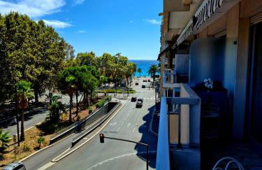 Elegant and comfortable 3 room, beach & transport within walking distance - Photo 8
