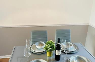 Wolverhampton 3-Bed Home Garden 4 Beds Parking for 2 Vans Ideal for Contractors, NHS & Long Stays Near M6, Walsall & City Centre - Foto 17