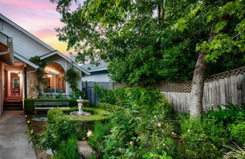 Spacious Oasis Hot Tub Backyard Garden 3BR/2BA - Foto 4