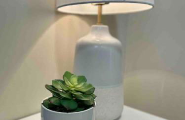 2 BR City Sanctuary - 5 Mins to Historical Salem! - Photo 27