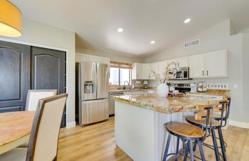 Near Golf and Hikes! Poolside Retreat in Phoenix - Foto 8