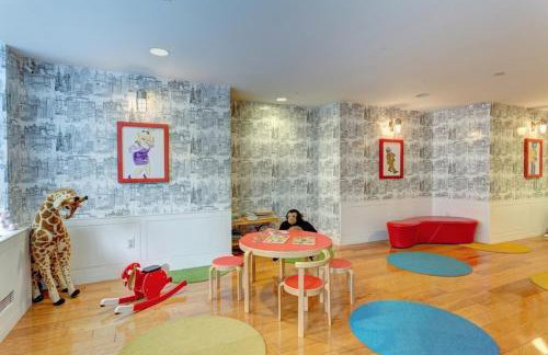 Fully Furnished 1BR in Murray Hills - Foto 25