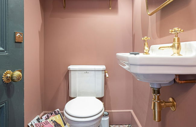 Chic and Colourful Family Home by Underthedoormat - Foto 47