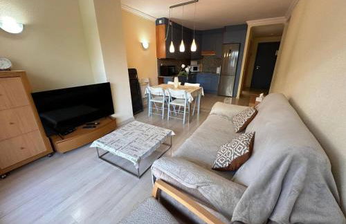 Apartamento con parking y piscina comunitaria AV-42 - Foto 13