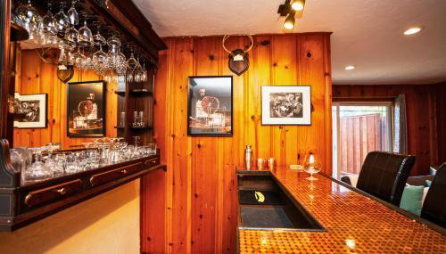 Cheerful 3BR Bar, Jacuzzi & Kids Treehouse - Foto 2, minibar