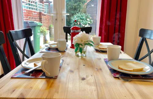 Little Connaught 2 bed House pet friendly - Foto 1