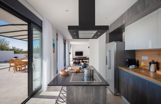 Holly - With Pool - H - Foto 14