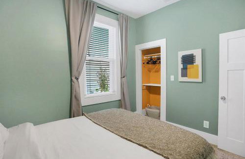 Prime location very close to downtown! - Photo 46