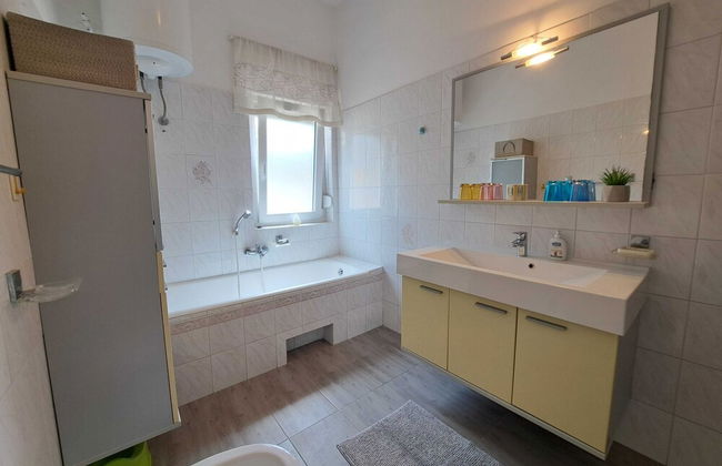 Spacious Urban Retreat Apartment With Terrace - Foto 36