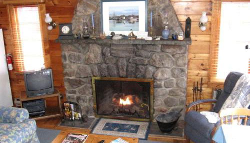 Idyllic Waterfront Log Cabin in Wayne County Overlooking Lake Wallenpaupack, Pennsylvania - Foto 2