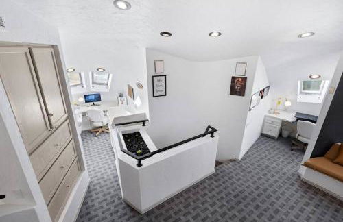 The KingDome - A Unique, Royal Experience with Hot Tub, Rooftop and Views - Foto 60