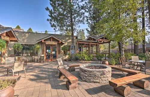 Chic Bend Condo with Fireplace and Forest Views! - Foto 29