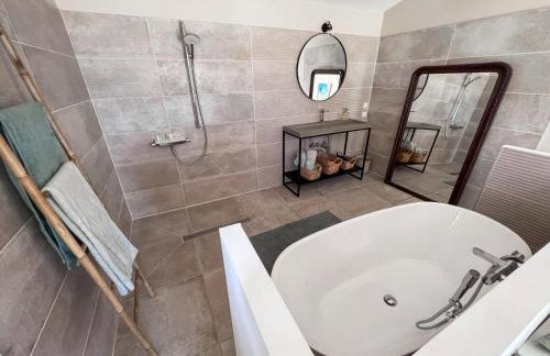 Villa "Le Sortilège" vue panoramique et piscine - Foto 20