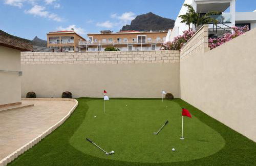 Villa Sol Costa Adeje Heated Pool Putting Green Sleeps 8 - Photo 2
