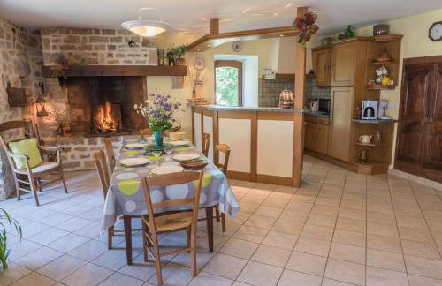 Gîte Gîtes de France 3 épis 6/7 pers aux Salelles - Foto 6