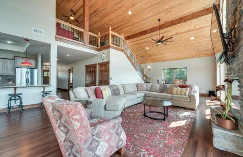 Luxe Table Rock Lake Vacation Rental with Hot Tub! - Foto 3