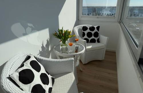 FeWo "Freiheit" - Panoramablick - großer Balkon, ganzjährig zu nutzen - schnelles WLAN - Parkplatz - 300 Meter zum Strand - Foto 12