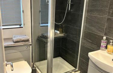 One bed and bathroom with kitchen for self catering Alness - Foto 5